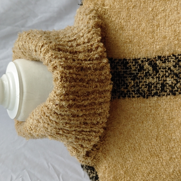 Ladies boutique poncho, CHICSOUL, beige, black/red stripes - Picture 3 of 5